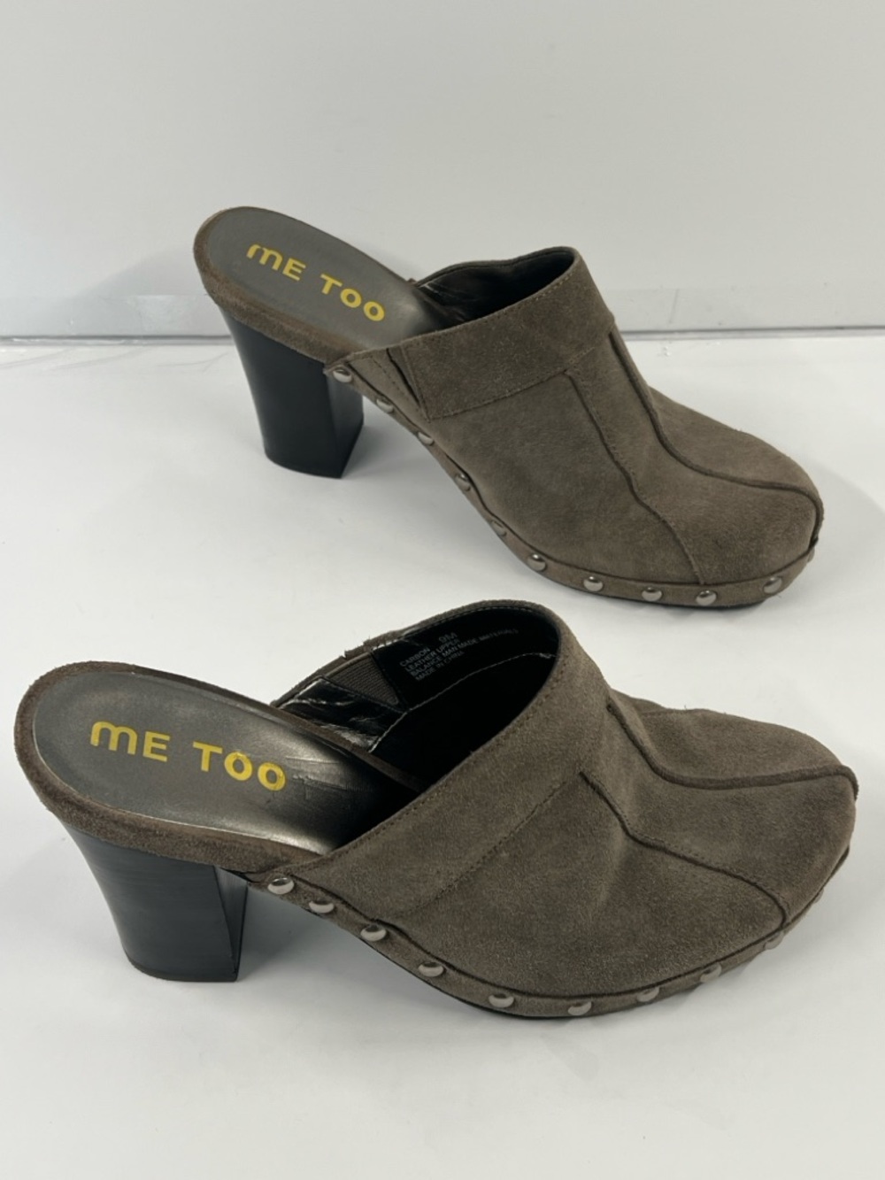 ME TOO Women’s Size 9 Leather Heeled Clogs